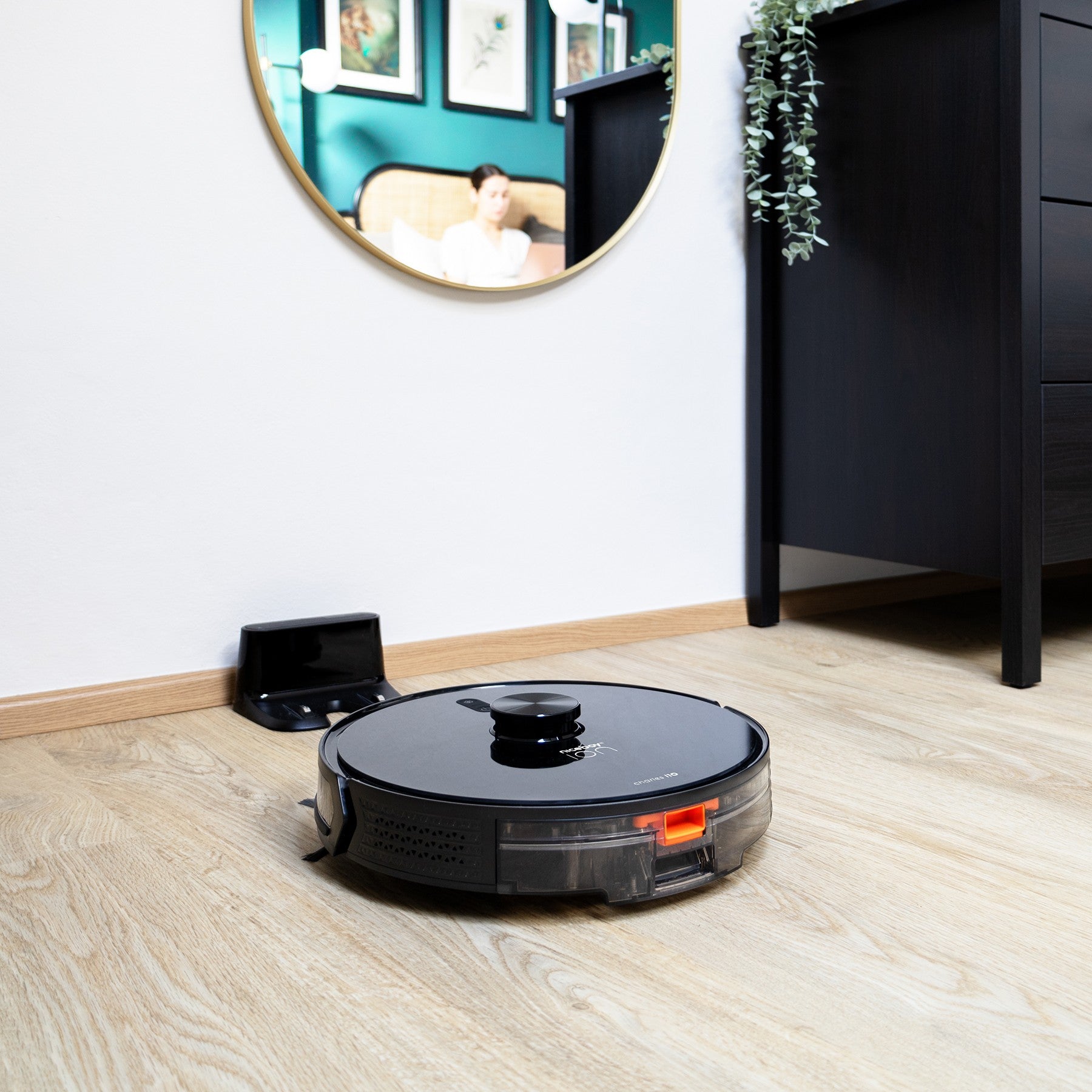 Charles i10 black
